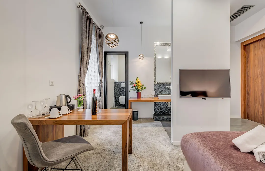Starlight Luxury Suites-1